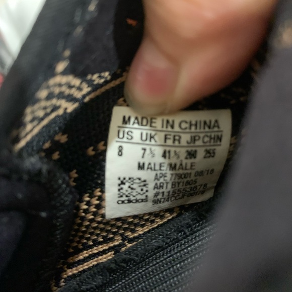 Yeezy Boost 350 V2 - Picture 8 of 10